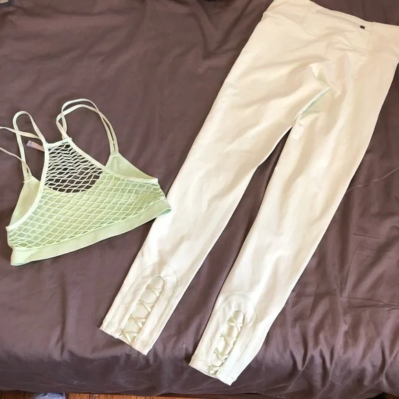 Light green two piece workout set - Picture 4 of 7